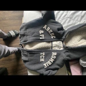 abercrombie fleece jacket size S